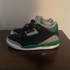 Pine Green Jordan 3s size 8.5 used